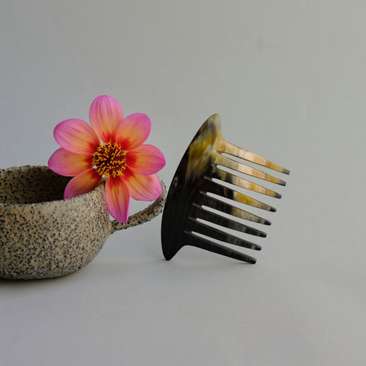 Steckkamm, breit, gebogen, Horn, 8-zinkig, 12x8cm