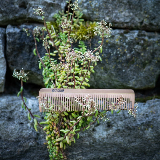 Hair comb, wood, medium, 18cm