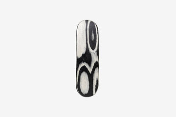 Haarspange, oval, schwarz-weißes Furnierholz, Design Wave, Schließe 8cm