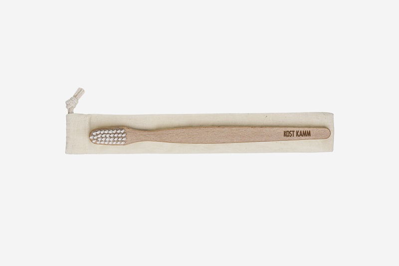 Toothbrush, large, waxed beechwood, vegan synthetic bristles, bio-based, 18cm, in a cotton bag